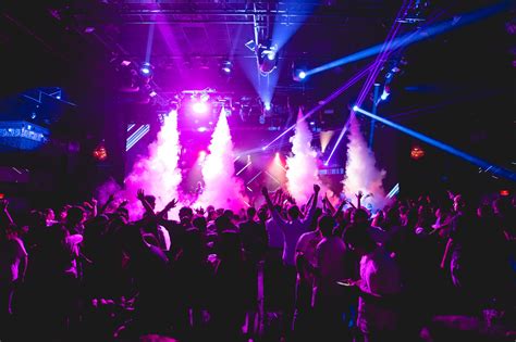 18 nightclubs in la|18 year old clubs.